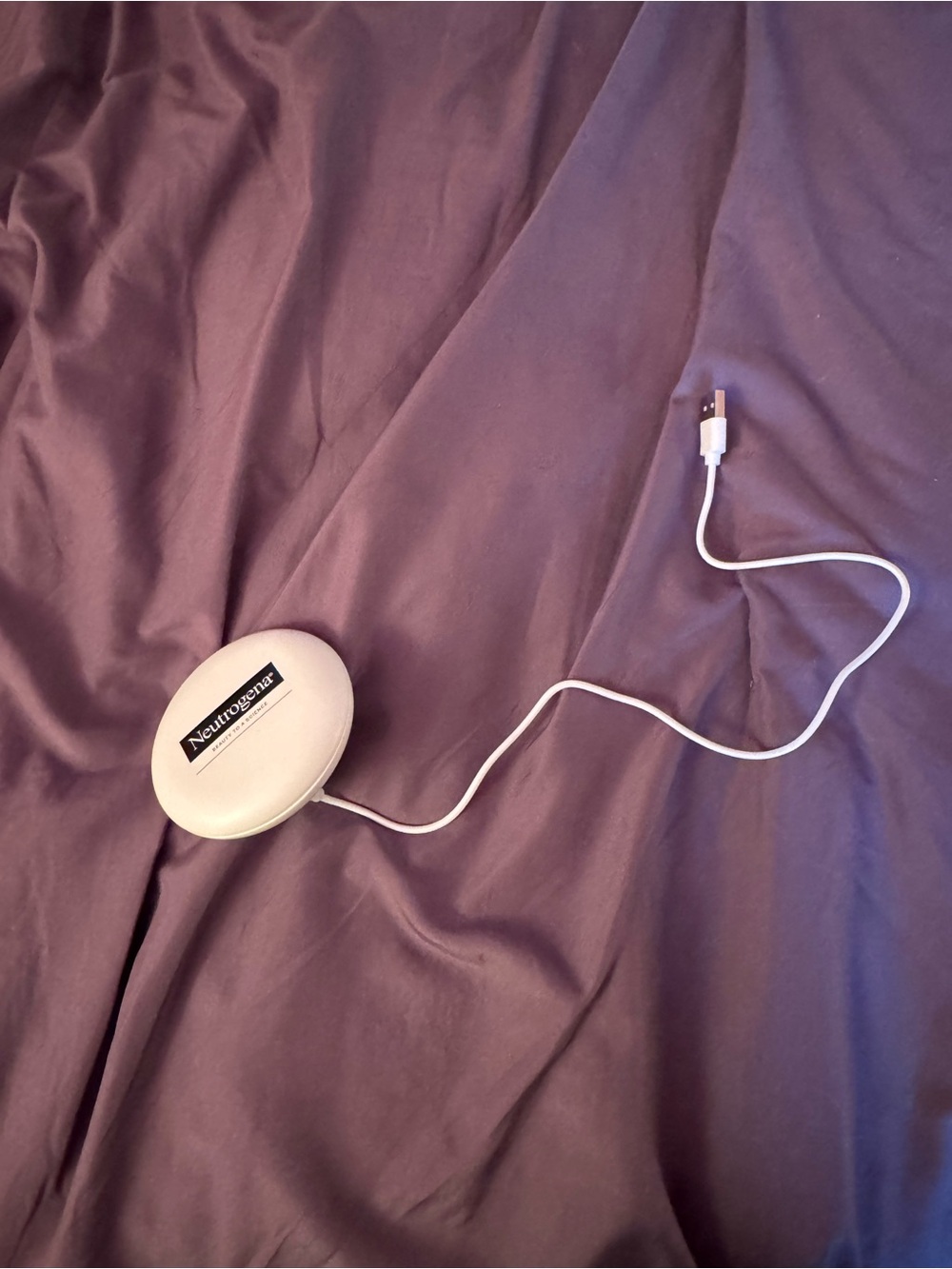 Neutrogena White Oval USB Travel Makeup Mirror